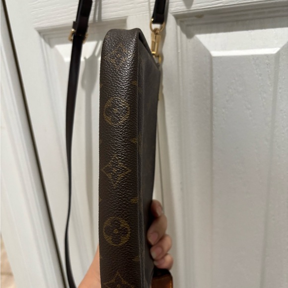 Louis Vuitton Pochette Monogram - Picture 7 of 7